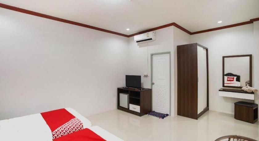 Oyo 75394 Sakthong Grand Hotel 치앙콩 외부 사진