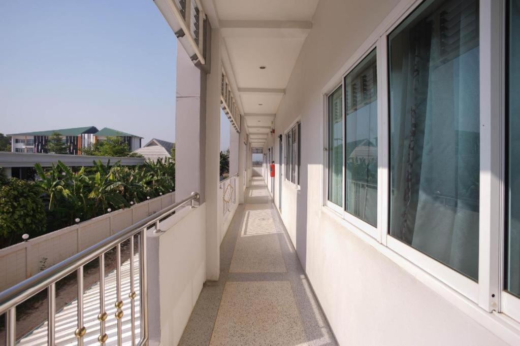 Oyo 75394 Sakthong Grand Hotel 치앙콩 외부 사진